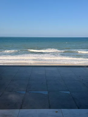 <strong>Conceito Imóveis Vende  APARTAMENTO  | FRENTE MAR</strong>