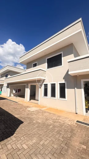 <strong>Sobrado em Condominio</strong> <small>(3 dormitórios sendo 1 suíte)</small>