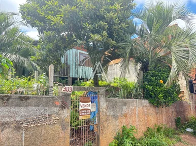 <strong>Terreno à Venda</strong>