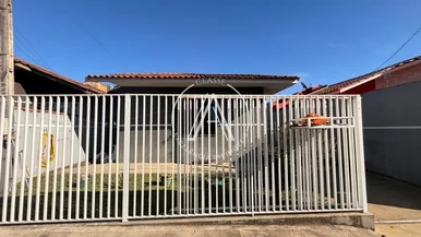 <strong>Casa Padrão</strong>&nbsp;<small>(3 dormit&oacute;rios)</small>