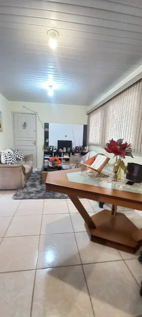 Casa à Venda No Conjunto Veneza Uvaranas