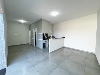 Linda Casa Com Edícula E Passagem Lateral