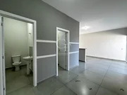 <strong>Linda casa com edícula e passagem lateral</strong>