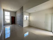 <strong>Casa com passagem lateral</strong>