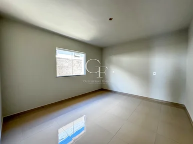 Casa Com Passagem Lateral
