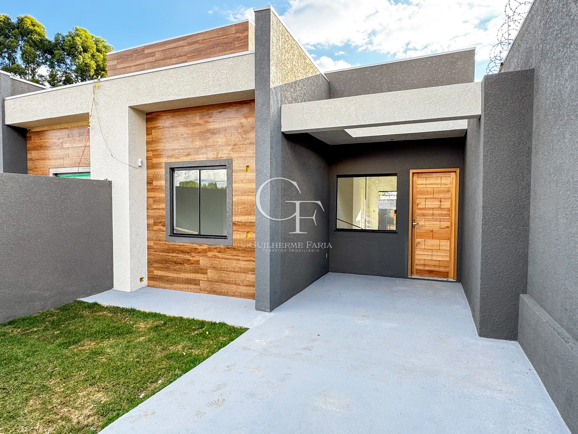 Linda Casa Com Suite E Terreno