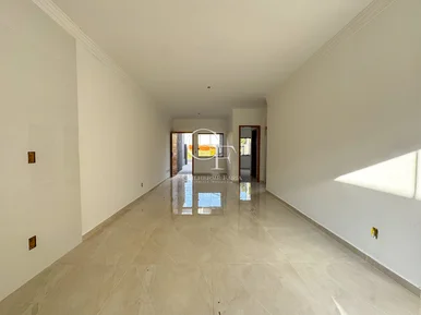 Linda Casa Com Suite E Terreno