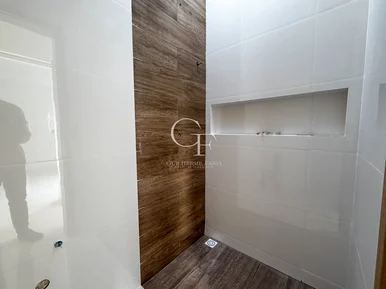 Linda Casa Com Suite E Terreno
