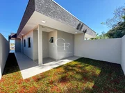 <strong>Casa com 3 quartos sendo um suíte</strong>