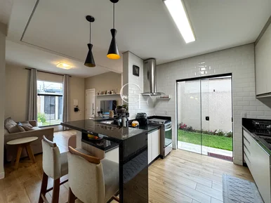 Sobrado Na Vila Marina. Prox. Avenida Carlos Cavalcanti