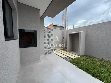 Casa De Esquina à Venda    Le Parc  Imperdível