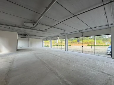 Excelente Oportunidade De Investimento! Lojas Comerciais E Apartamentos