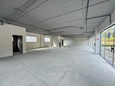 Excelente Oportunidade De Investimento! Lojas Comerciais E Apartamentos