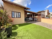 <strong>Casa com Edícula e Churrasqueira Vila Nova</strong>