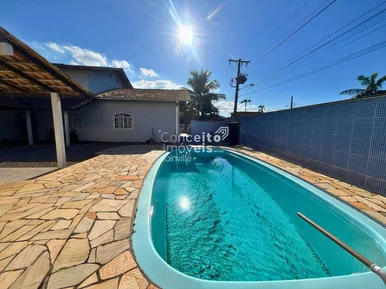 <strong>Casa com Piscina, Churrasqueira e 3 Quartos</strong>