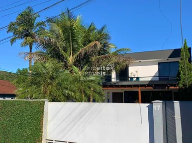 <strong>Casa ampla com piscina no Bom Retiro</strong>