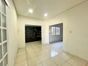 <strong>Sala comercial em esquina para locação</strong>