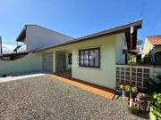 <strong>Casa com duas residências no bairro Fátima Joinville SC</strong>