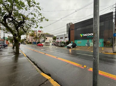 <strong>Sala Comercial 115m² para Alugar no Bairro América</strong>