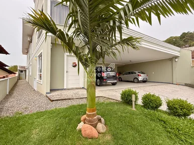 <strong>Casa Averbada com 515 m² e Piscina no Bairro Boa Vista</strong>