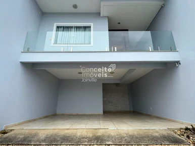 <strong>Casa Geminada Mobiliada 230m² Averbada com Área de Festas</strong>