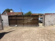 <strong>Casa de esquina 3 andares com piscina e área de festas</strong>