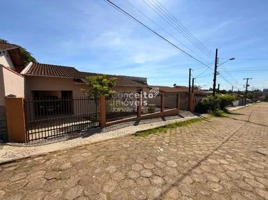 <strong>Terreno com duas casas à venda no bairro Iririú</strong>