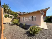 <strong>Terreno com duas casas à venda no bairro Iririú</strong>