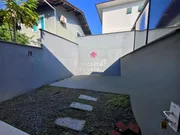 <strong>Casa Geminada com 3 Quartos e Jardim de Inverno</strong>