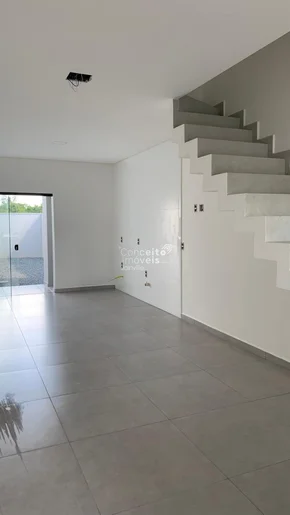 <strong>Sobrado Geminado com 2 Suítes no Vila Nova</strong>