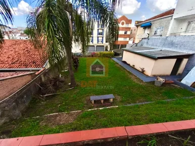 Casa Com Edícula Para Locação Em Região Central