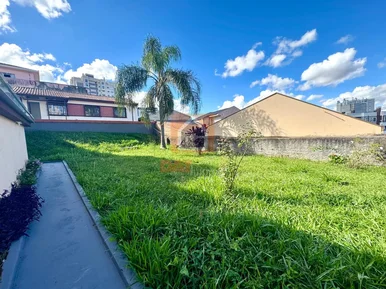 Casa Com Edícula Para Locação Em Região Central