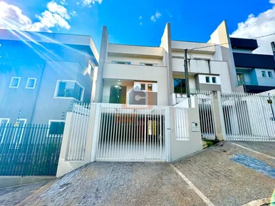 Triplex à Venda No Bairro Estrela 