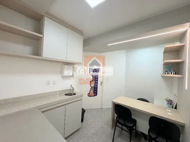 Imóvel Comercial Semimobiliado Para Locação Na Região Centra