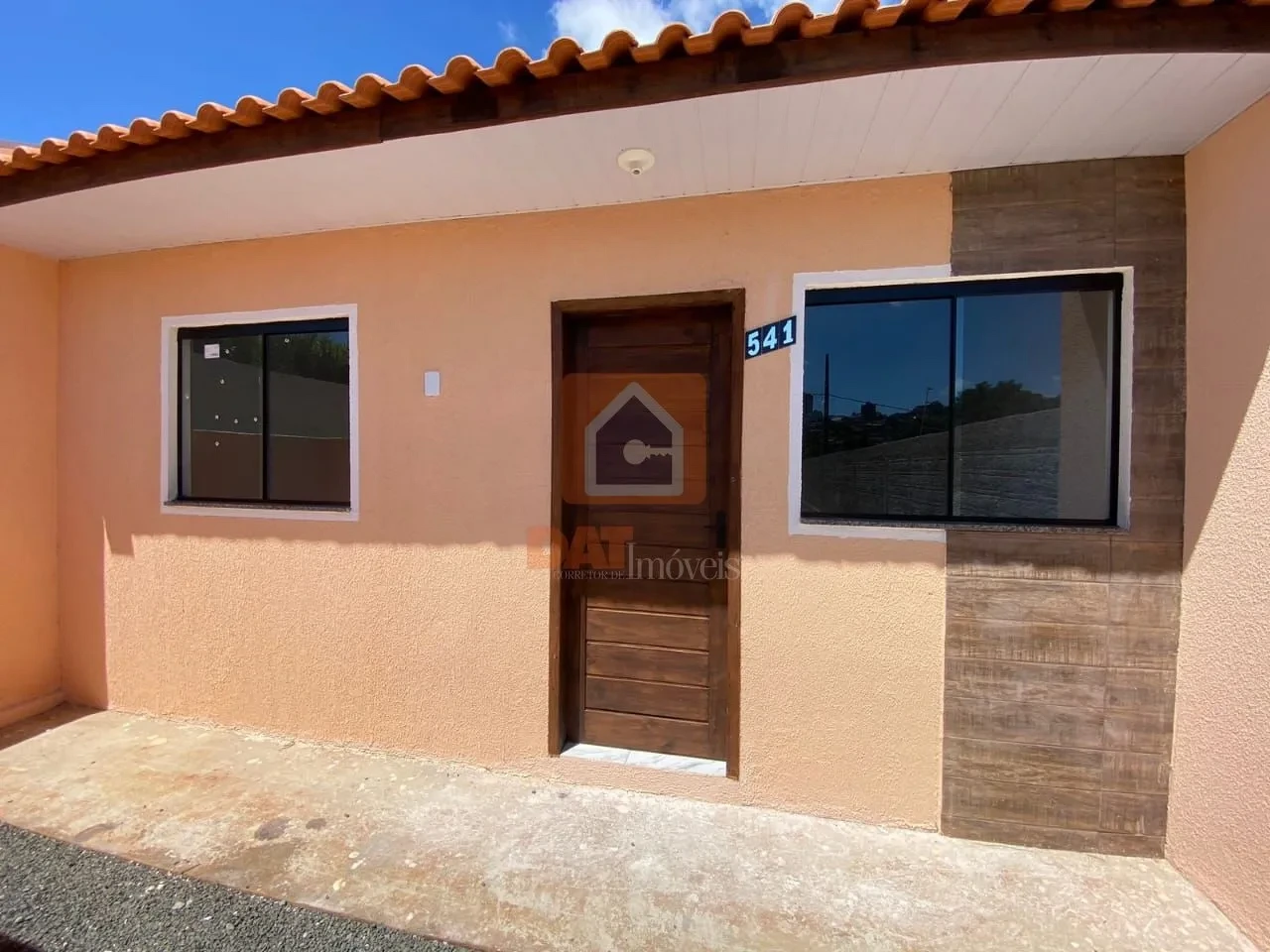 Casa à Venda No Bairro Oficinas- Vila Estrela