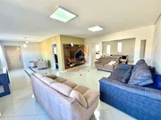 <strong>Sobrado semimobiliado à venda em Uvaranas </strong>