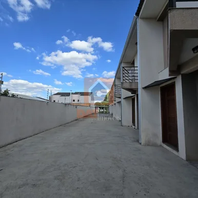 Sobrado à Venda Em Uvaranas