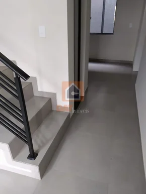 Excelente Sobrado à Venda Em órfãs  
