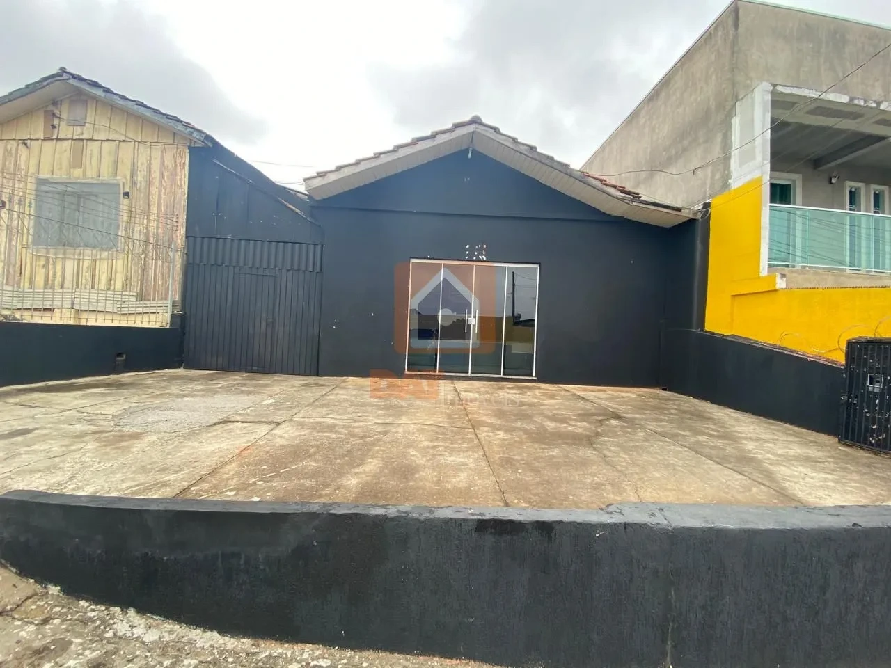 Imóvel Comercial Para Locação No Bairro Nova Rússia 