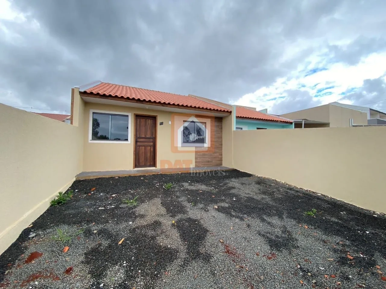 Casa à Venda No Bairro Uvaranas- Cará- Cará
