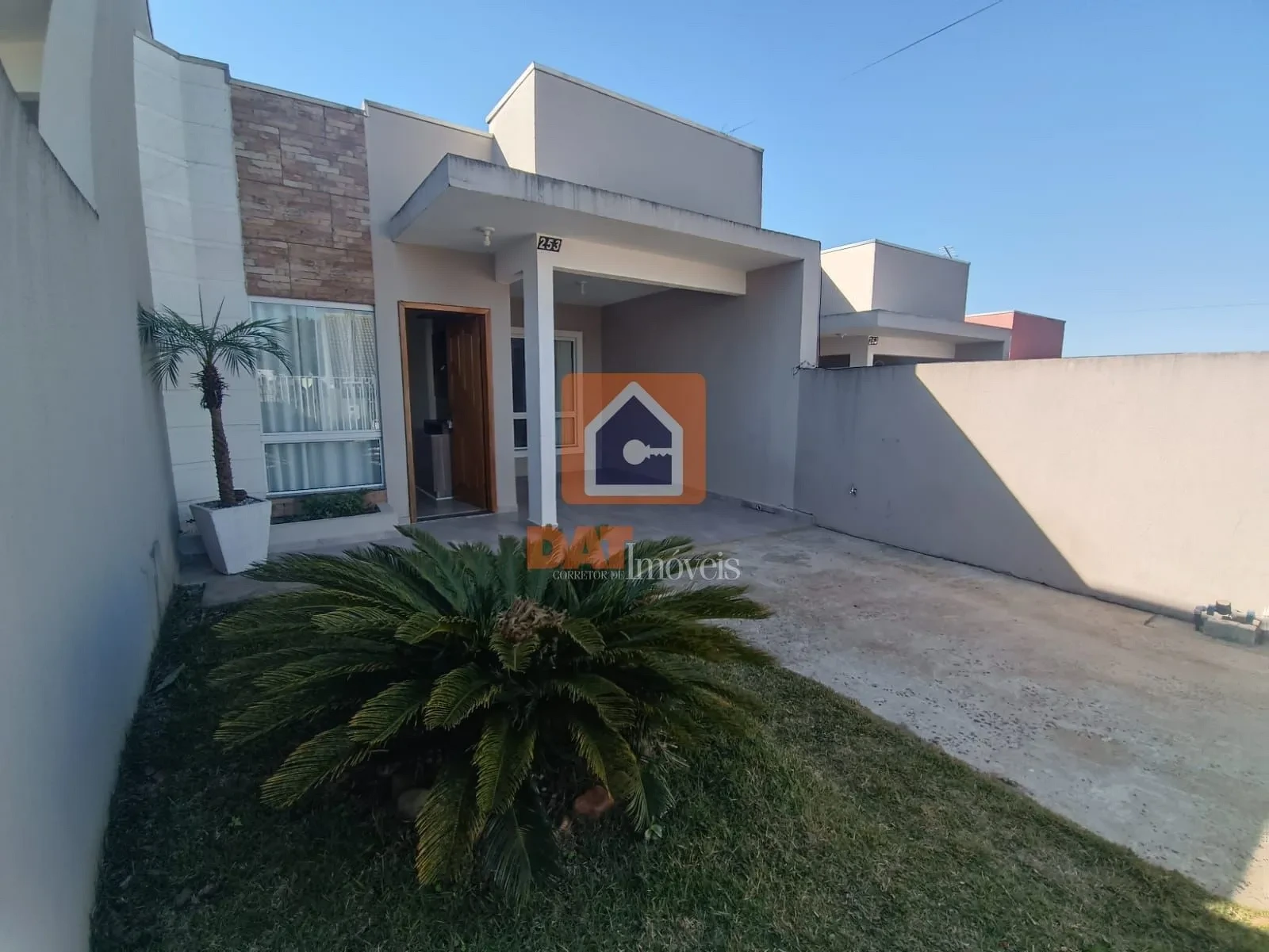 Casa Semimobiliada à Venda Em Uvaranas