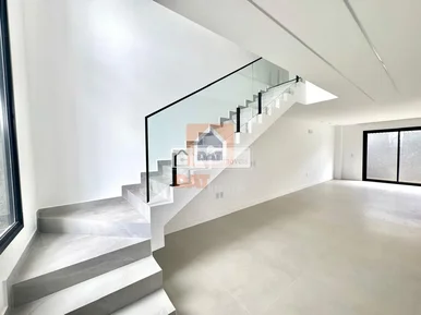 Sobrado De Esquina à Venda No Bairro Jardim Carvalho!