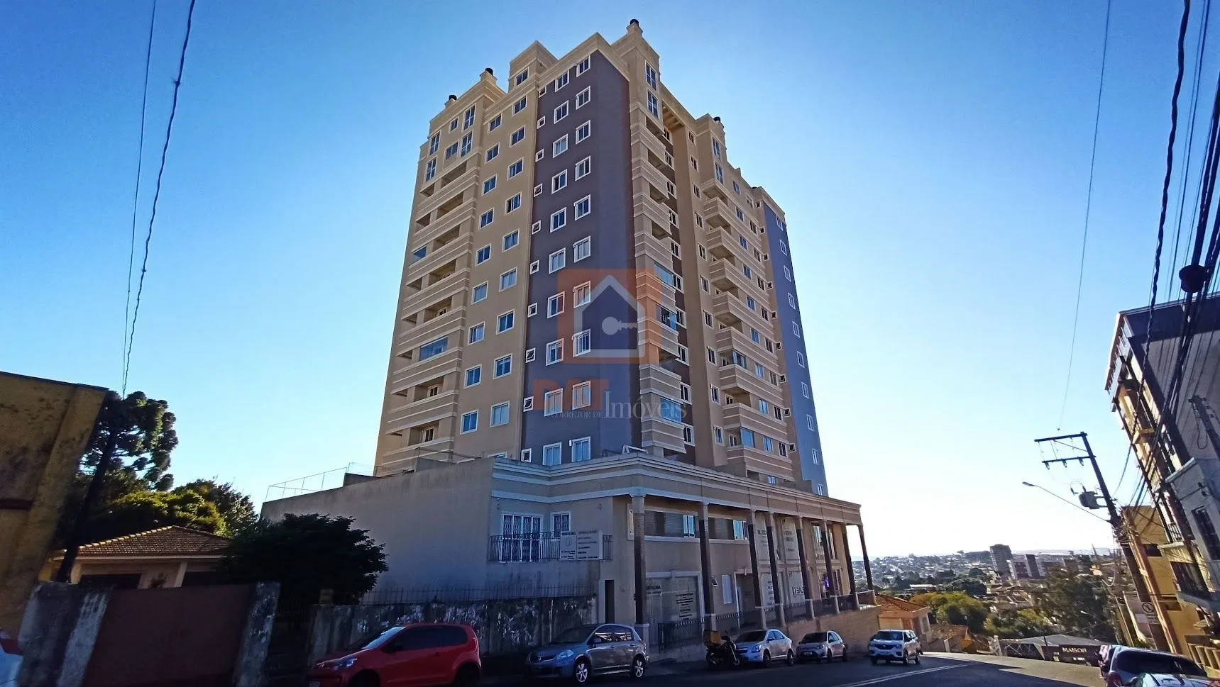 Apartamento Semimobiliado à Venda Região Central