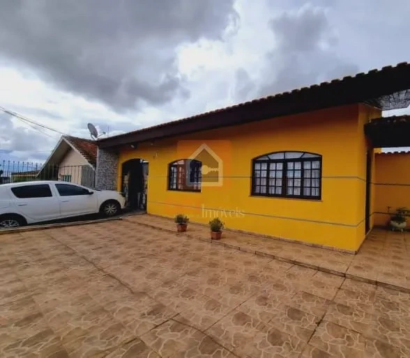 Casa à Venda Em órfãs