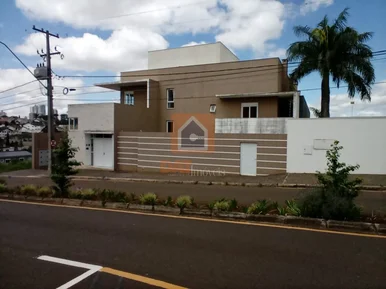 Sobrado Triplex Para Locação Em Estrela/jardim América