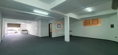 Comercial Na Av. Carlos Cavalcanti
