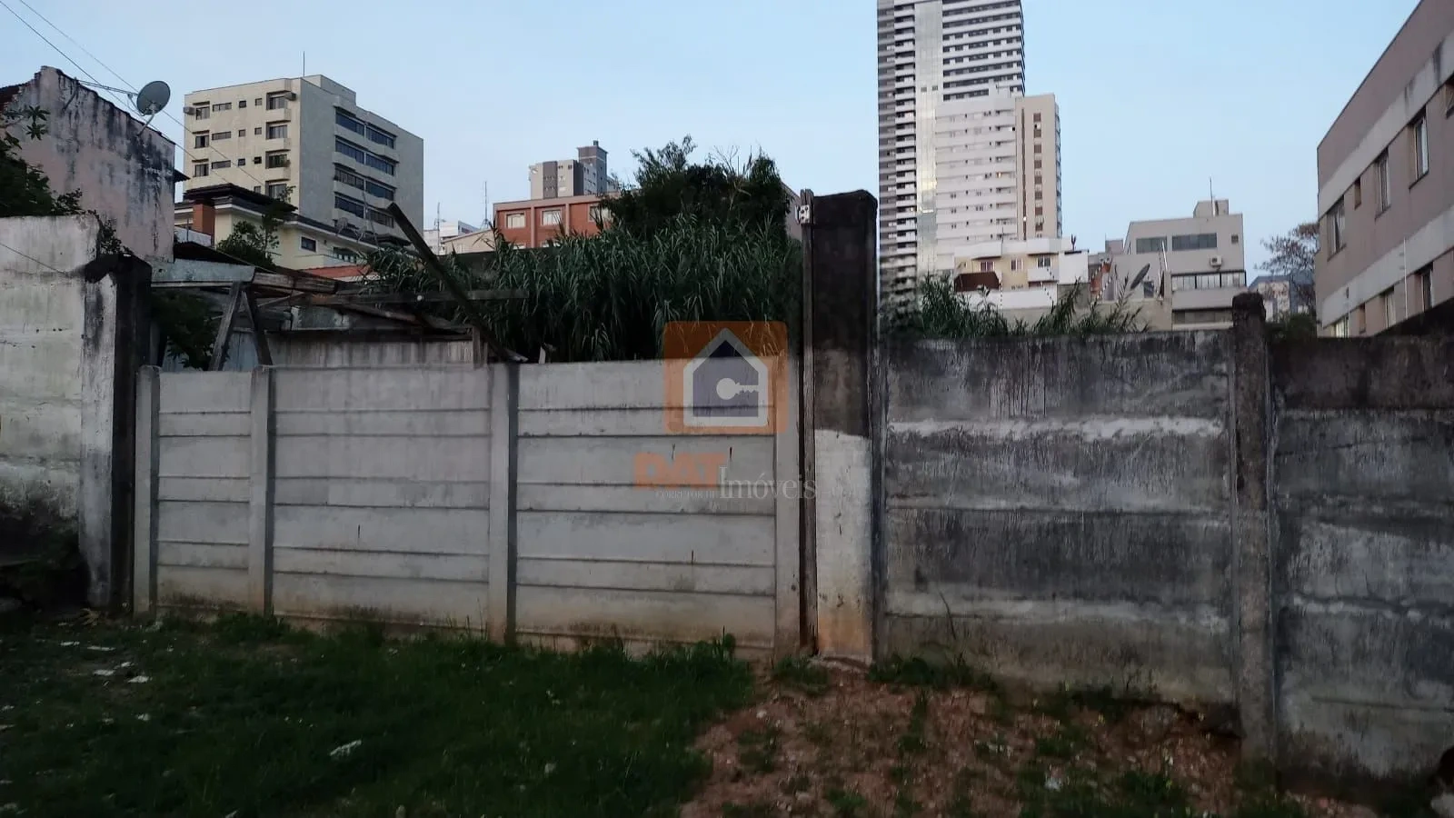 Terreno à Venda Em Região Central