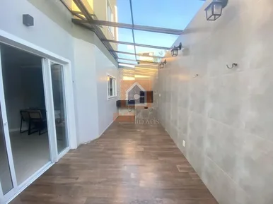 Sobrado á Venda No Bairro De Oficinas