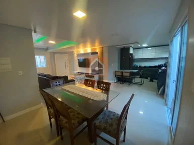 Sobrado á Venda No Bairro De Oficinas