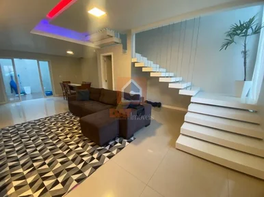 Sobrado á Venda No Bairro De Oficinas